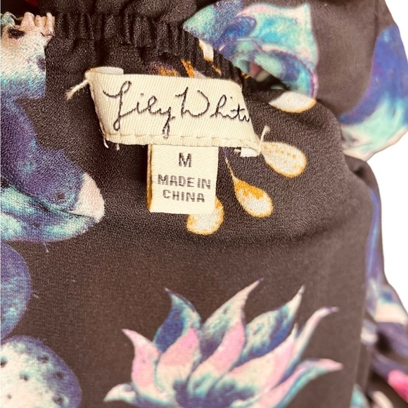 Women’s Lily White Black Floral and Cactus Blouse - Size M - Picture 8 of 8